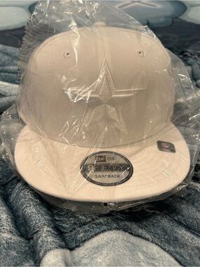 Dallas Cowboys Star Embroidered Snapback Hat Brand New